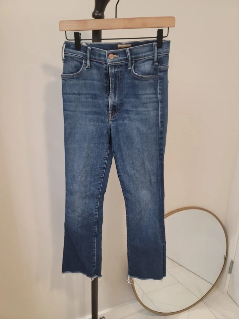 MOTHER The Hustler Ankle Fray Jeans 26 Home Movies Light Wash Raw Hem  Blue